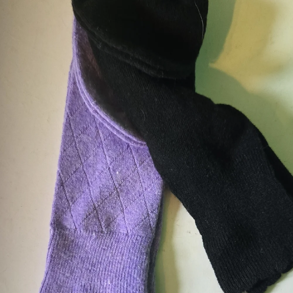Luxe Women's Cashmere Boot Socks in Lavender and Black